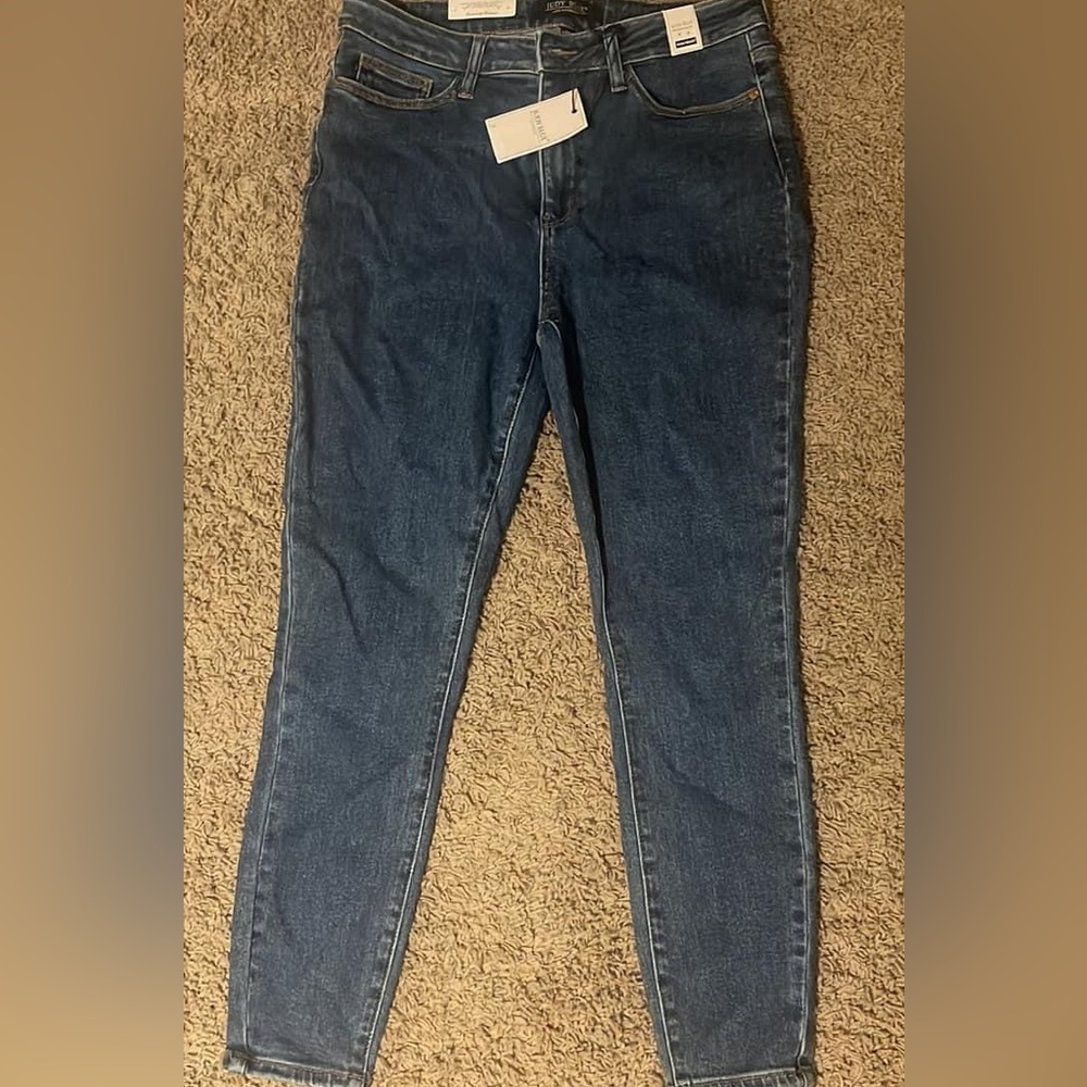 Judy Blue Size 11, NWT